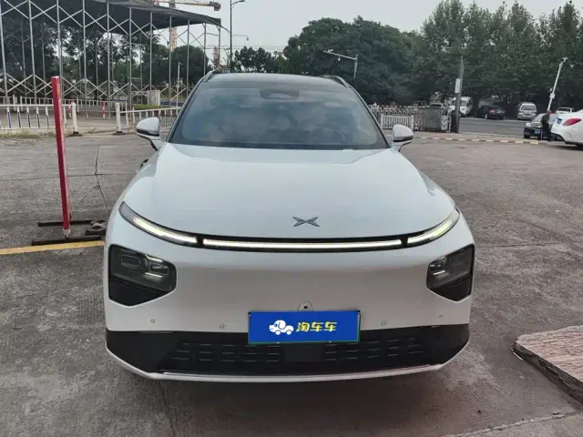 Xpeng G9 — Фото автомобиля 2