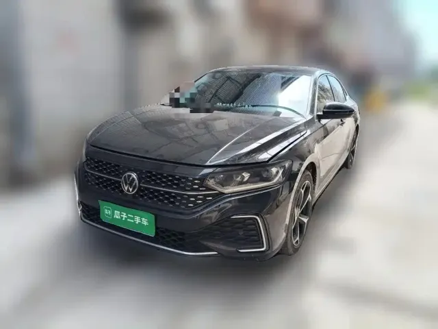 Volkswagen Passat — Фото автомобиля 2