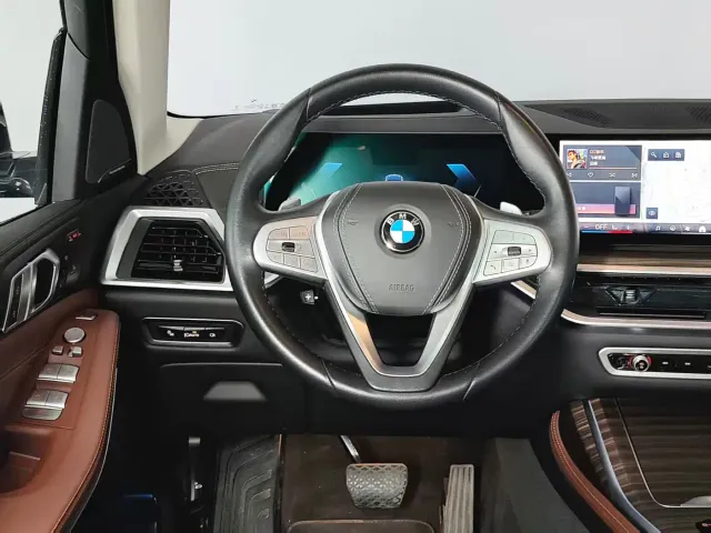 BMW X7 — Фото автомобиля 8