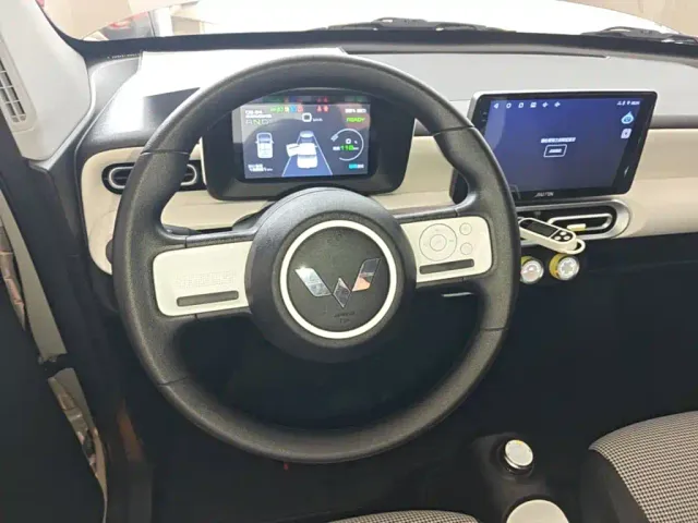 Wuling Hongguang Mini EV — Фото автомобиля 10