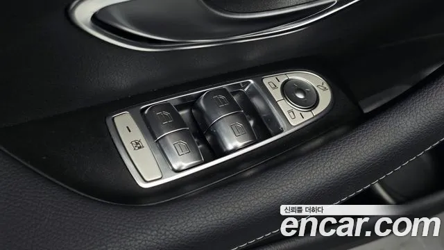 Mercedes-Benz E-Class — Фото автомобиля 25