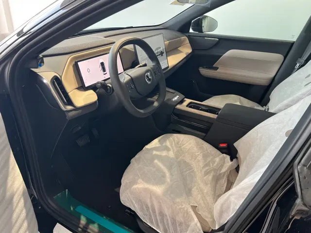Volvo XC70 Plug-in Hybrid — Фото автомобиля 8