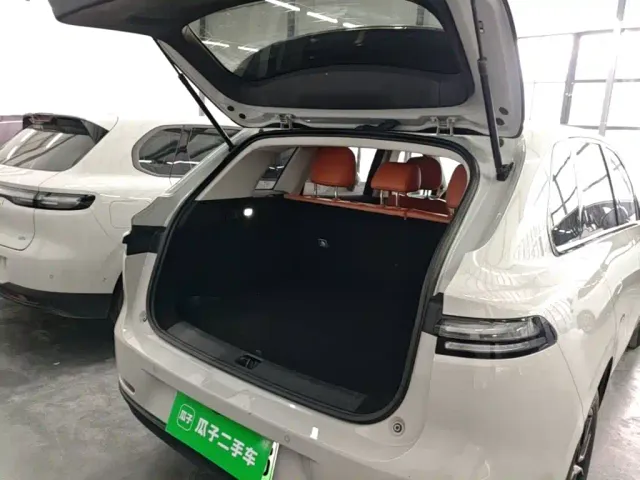 Leapmotor C10 — Фото автомобиля 14