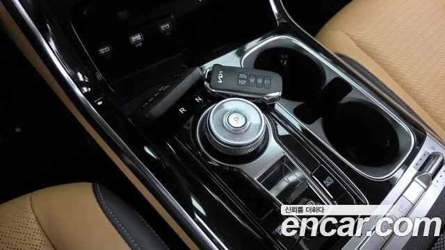 Kia Carnival Generation 4 — Фото автомобиля 9