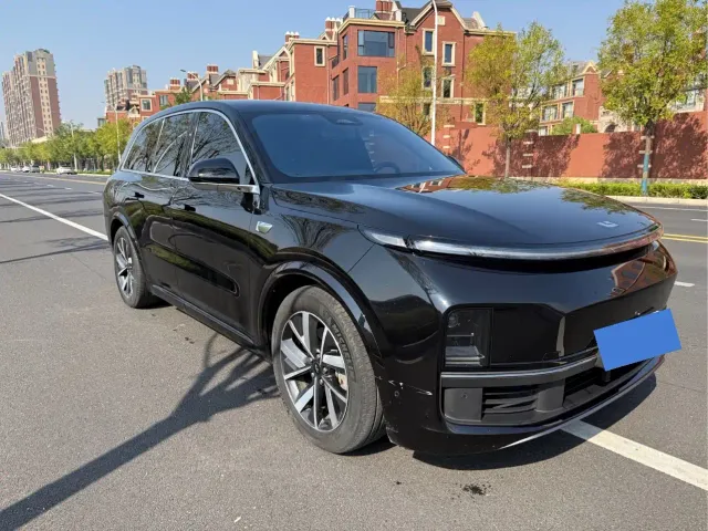 Li Auto L8 — Фото автомобиля 3