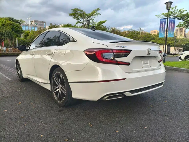 Honda Accord — Фото автомобиля 16