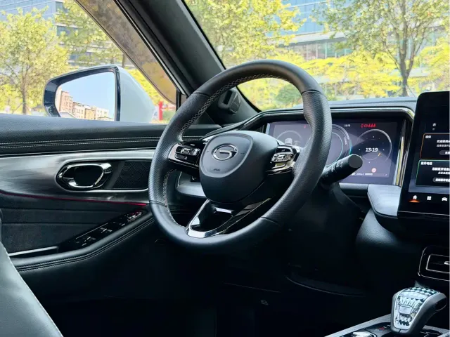 GAC Trumpchi GS8 — Фото автомобиля 14