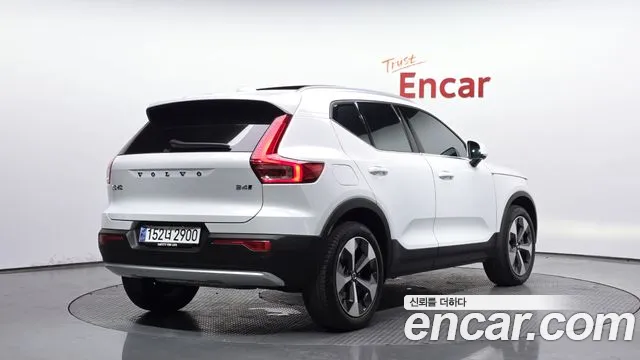 Вольво XC40 B4 Ultimate Bright — Фото автомобиля 2