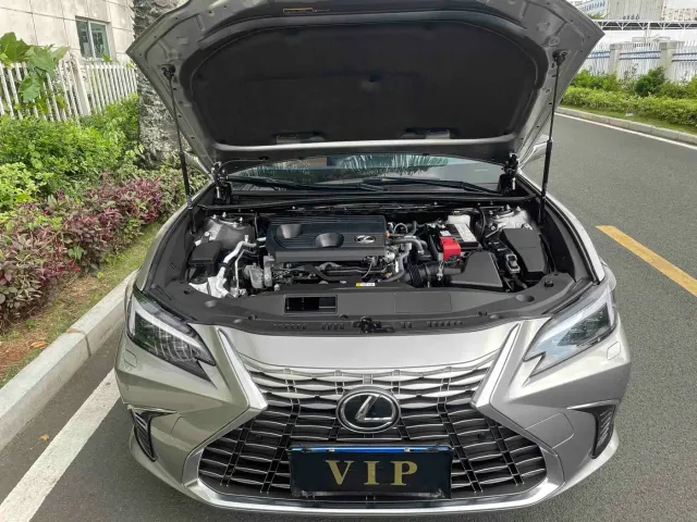 Lexus ES — Фото автомобиля 16