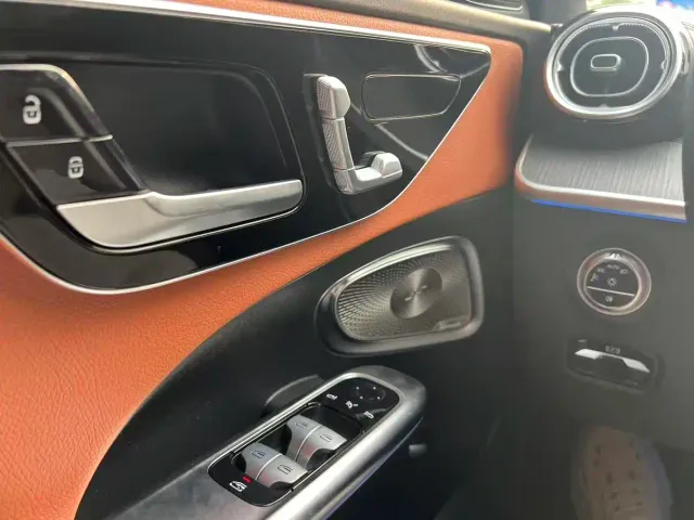 Mercedes-Benz C-Class — Фото автомобиля 16