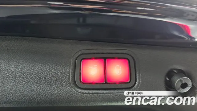 Mercedes-Benz E-Class — Фото автомобиля 17