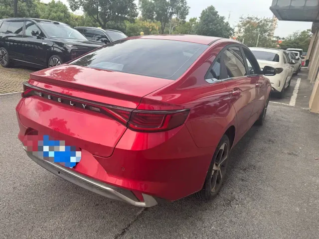 Geely Emgrand L — Фото автомобиля 9