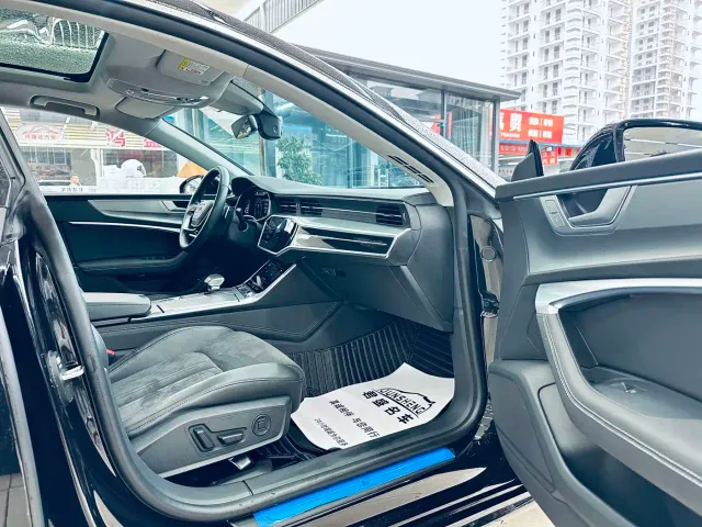 Audi A7L — Фото автомобиля 6