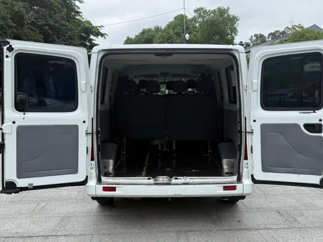 Maxus Xintu V80 — Фото автомобиля 12