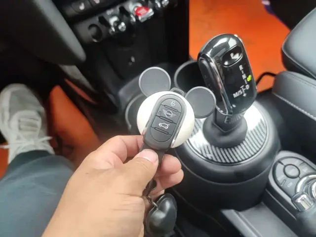 MINI Hatch — Фото автомобиля 8