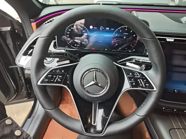 Mercedes-Benz E-Class — Фото автомобиля 10