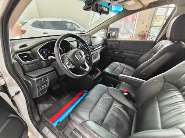 Honda Elysion — Фото автомобиля 9
