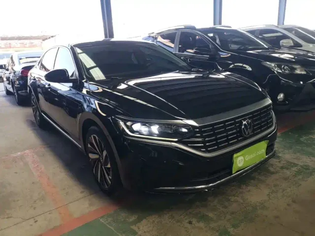 Volkswagen Passat — Фото автомобиля 3