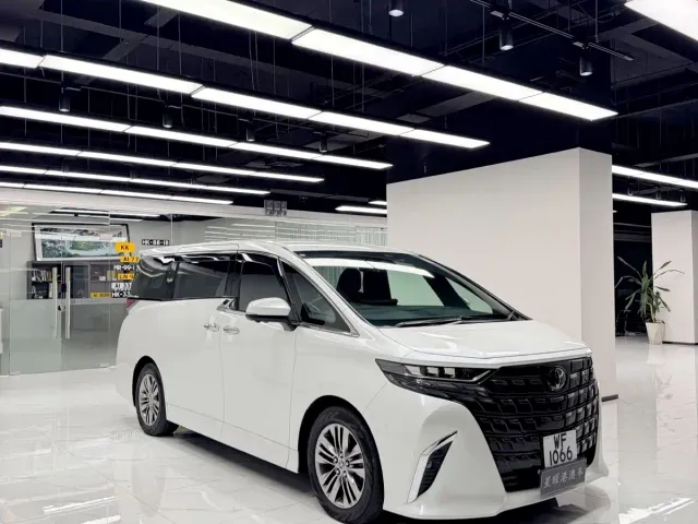 Toyota Alphard — Фото автомобиля 3