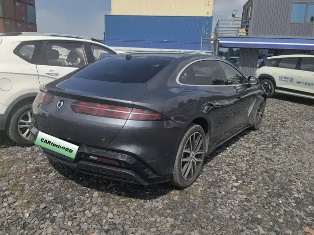 Denza Z9 — Фото автомобиля 12