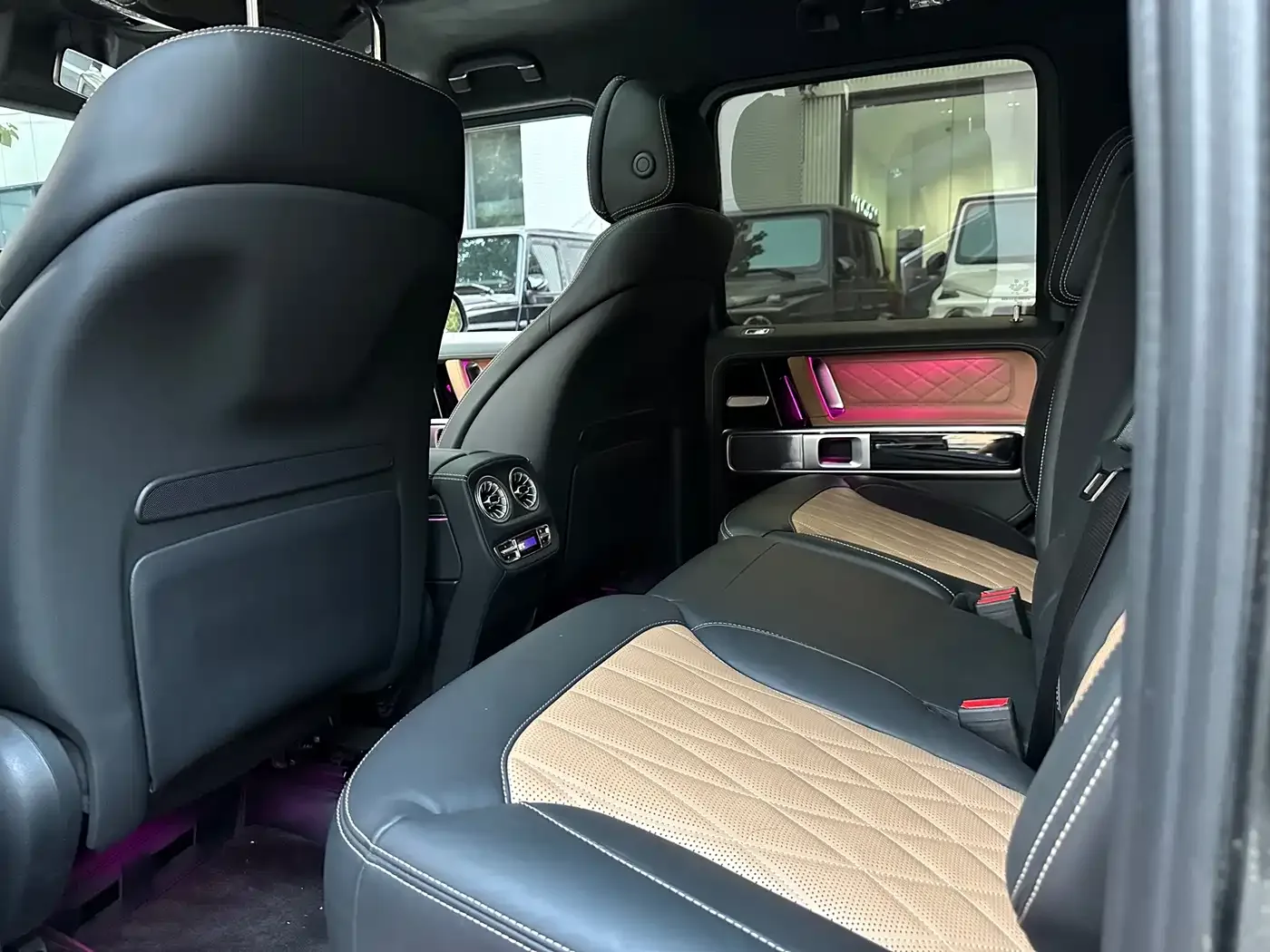 Mercedes-Benz Mercedes-Benz G-Class AMG 2025 AMG G 63 — Фото автомобиля 8
