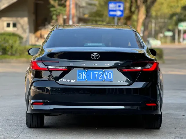 Toyota Camry — Фото автомобиля 5