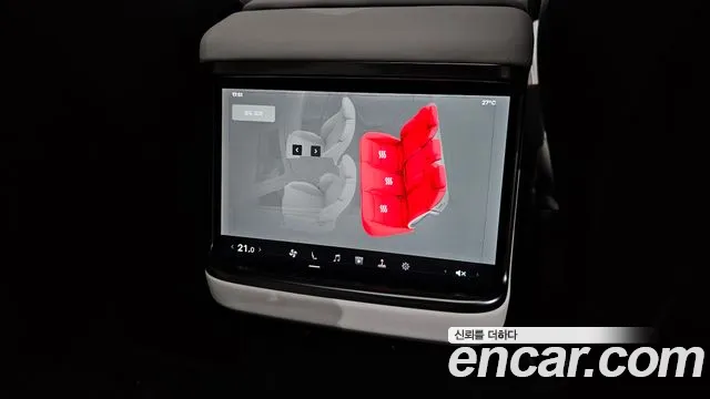 Tesla Model S — Фото автомобиля 28