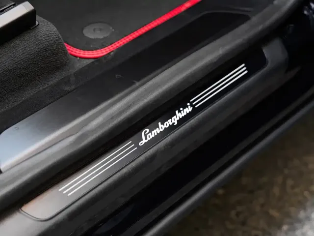 Lamborghini Urus — Фото автомобиля 28