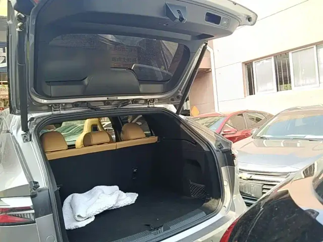 Roewe RX5 — Фото автомобиля 18