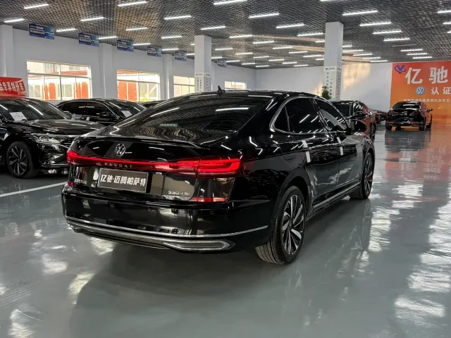 Volkswagen Passat — Фото автомобиля 9