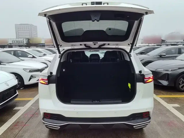 Roewe RX5 — Фото автомобиля 18