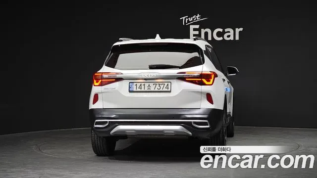 Kia Seltos — Фото автомобиля 4