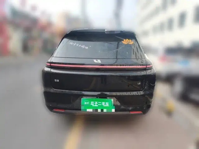 Li Auto L8 — Фото автомобиля 3