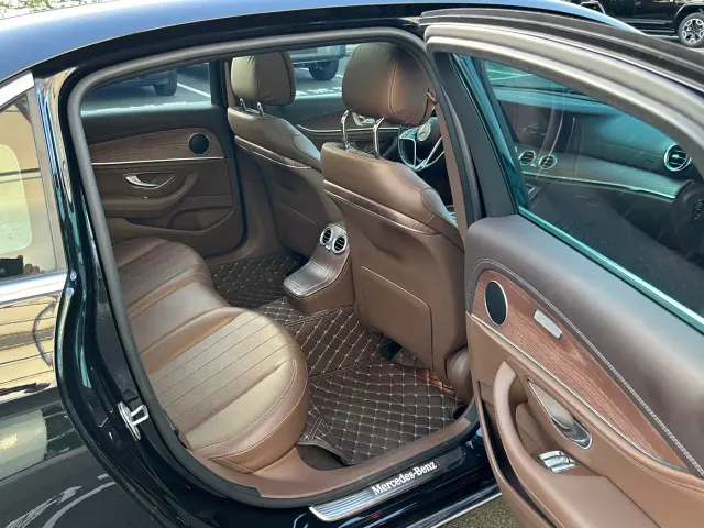Mercedes-Benz E-Class — Фото автомобиля 9