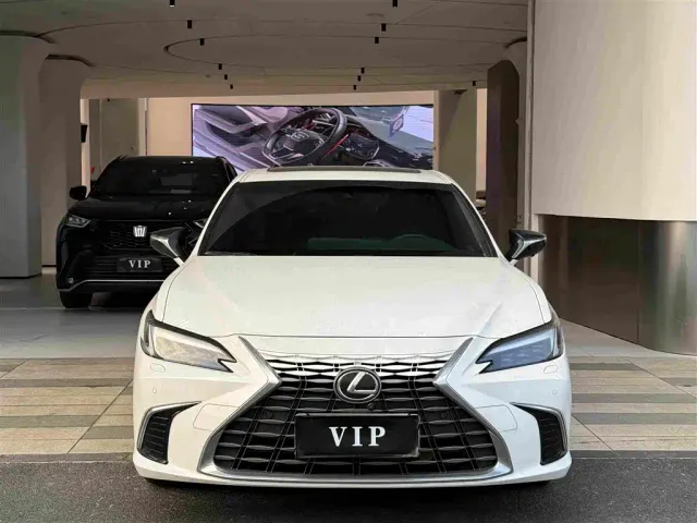Lexus ES — Фото автомобиля 2