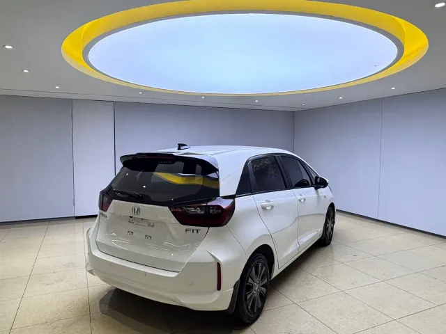 Honda Fit — Фото автомобиля 6