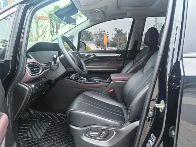 GAC Trumpchi M6 — Фото автомобиля 7
