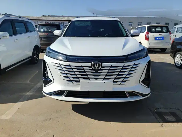 Changan CS75 Plus — Фото автомобиля 2