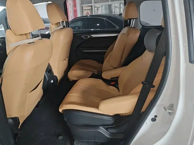 GAC Trumpchi M6 — Фото автомобиля 16