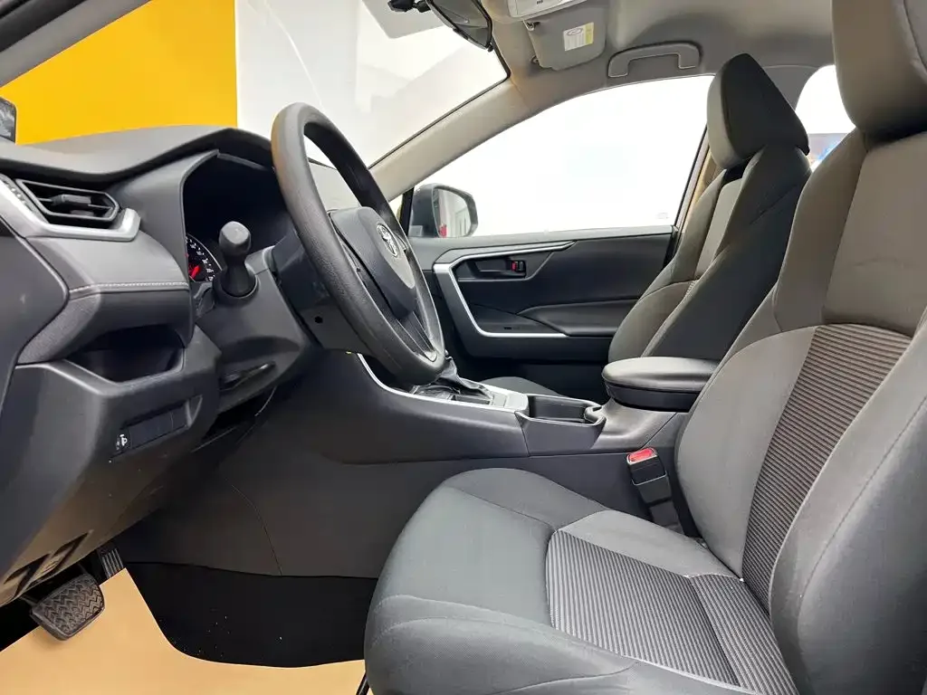 Toyota Wildlander 2023 2.0L CVT FWD LE — Фото автомобиля 15