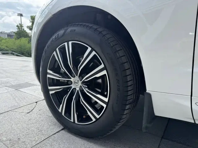 Volvo XC60 — Фото автомобиля 11