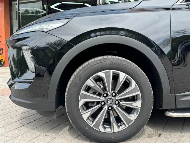 Buick Envision Plus — Фото автомобиля 5