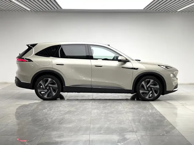 Buick Zhijing E7 — Фото автомобиля 8