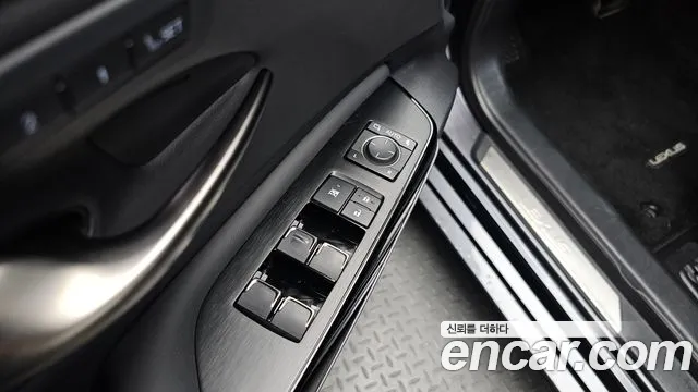 Lexus ES — Фото автомобиля 18