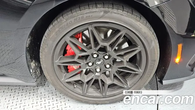 Ford Mustang Mustang 7 поколение 5.0 GT Premium Купе — Фото автомобиля 20
