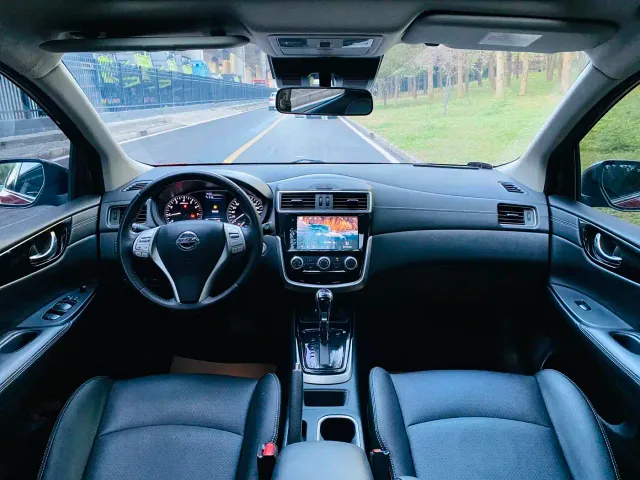 Nissan Tiida — Фото автомобиля 4