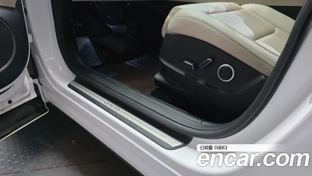 Genesis GV70 — Фото автомобиля 28