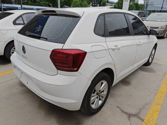 Volkswagen Polo — Фото автомобиля 6