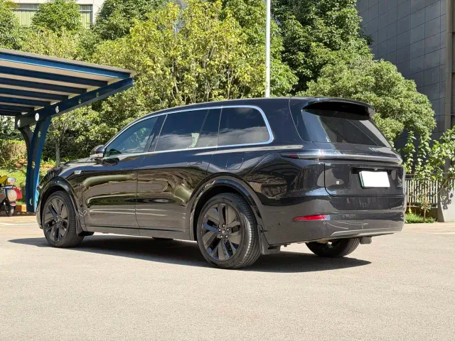 Li Auto L9 — Фото автомобиля 7