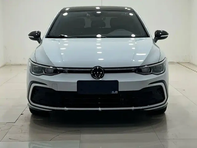 Volkswagen Golf — Фото автомобиля 2